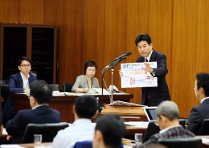 「危険ドラッグは毒性が強く、将来は違法薬物になる」と田村大臣